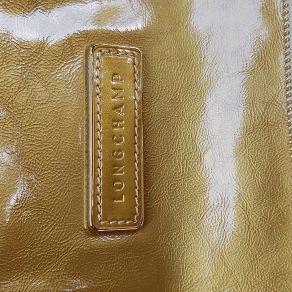 𝅺LONGCHAMP TRAVEL weekender gold/yellow patent leather satchel gold hardware. - Picture 3 of 17